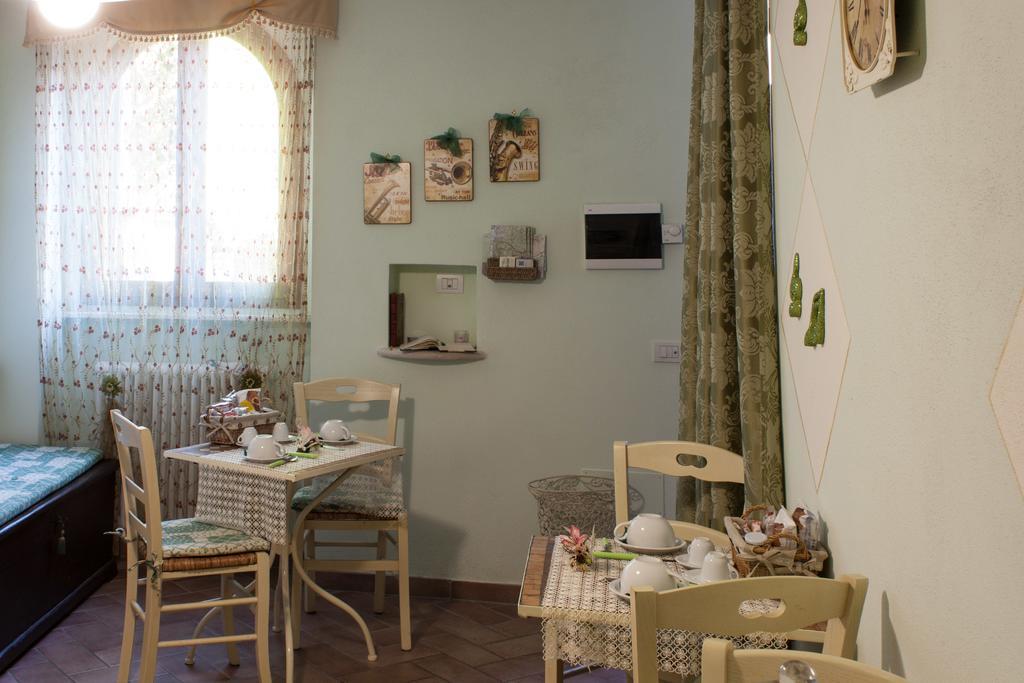 B&B Il Sogno Del Musicista มอนตาลชิโน ภายนอก รูปภาพ